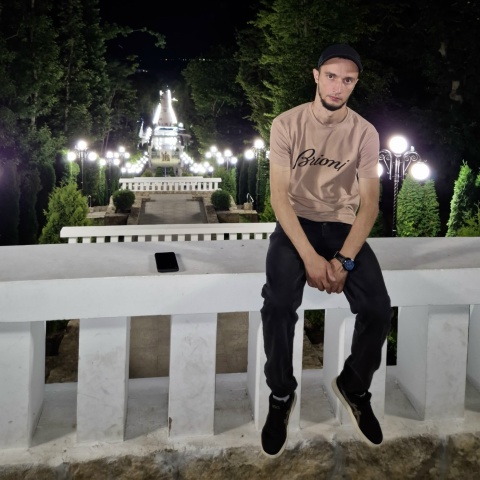 Максим Асеев